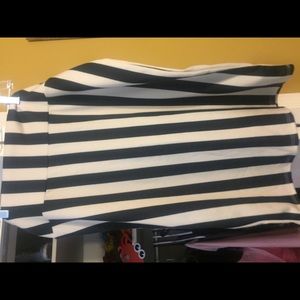 LulaRoe Navy and Cream Cassie skirt